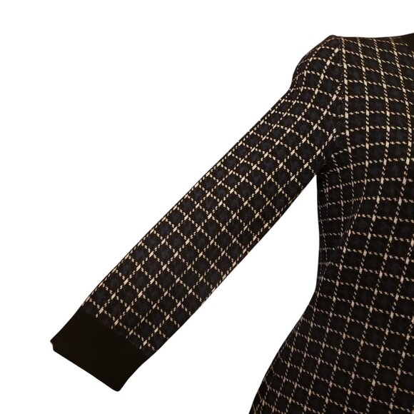 THEORY 100% Soft Wool form fitting petite long sleeve dress - Picture 3 of 5